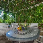 1 Bedroom Beautiful In Apartman Srima