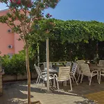 1 Bedroom Beautiful In Apartman