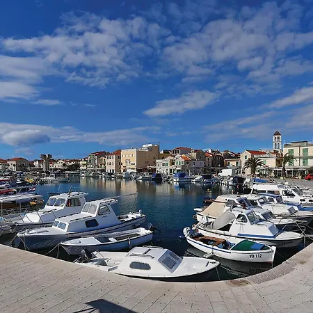 Apartment 1 Bedroom Beautiful In