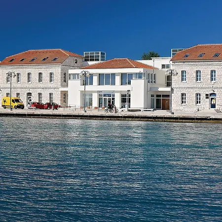 Apartment 1 Bedroom Beautiful In